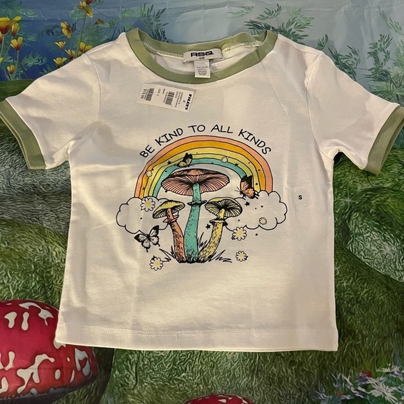 Mushroom Crop Tee, Small and Large Sizes, NWT - Picture 6 of 12